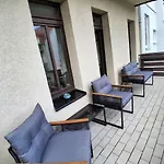 شقة Geraeumige Stadtwohnung Mit Balkon اتسوكو