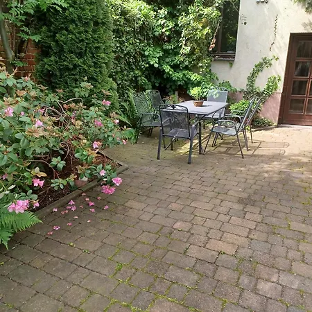 Geraeumige Stadtwohnung Mit Balkon ツウィッカウ