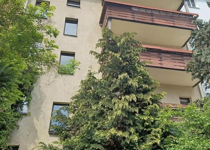 Geraeumige Stadtwohnung Mit Balkon * Zwickau