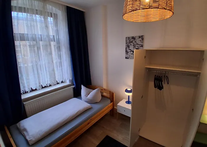 Geraeumige Stadtwohnung Mit Balkon *